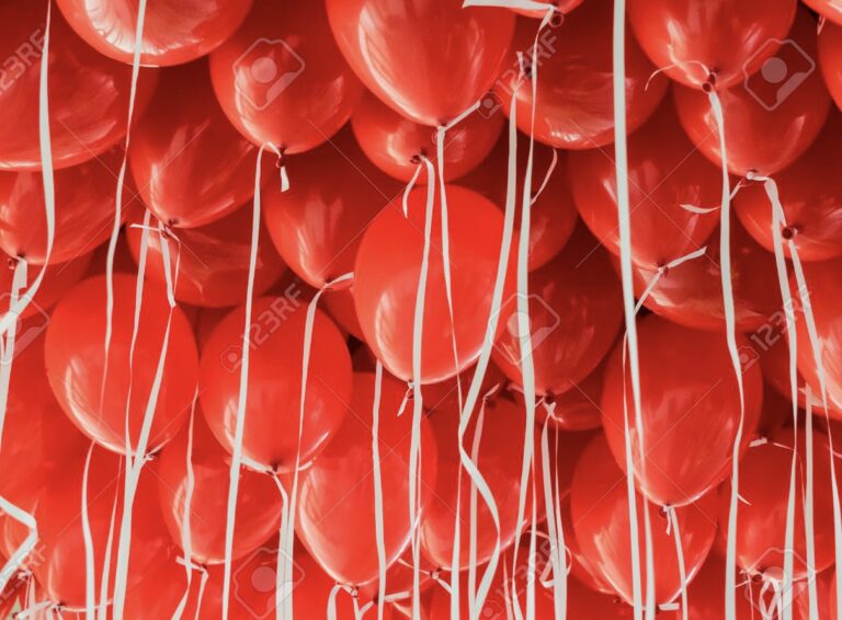 20 x Latex Ceiling Balloons with long strings Tantrum Events